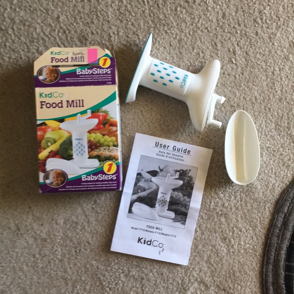 1 Babysteps Kid Co Food Mill